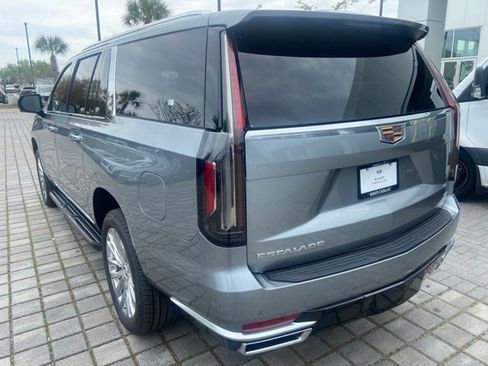 Certified 2023 Cadillac Escalade ESV Premium Luxury w/ Performance Package AWD/4WD image 8