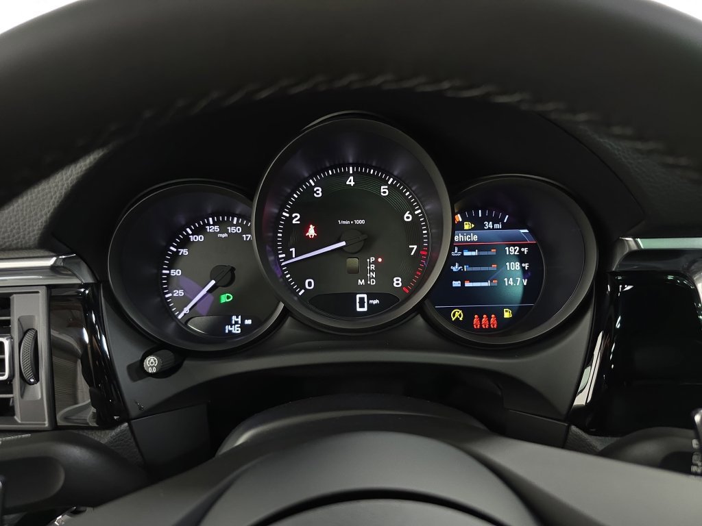 Certified 2026 Porsche Macan AWD/4WD image 15