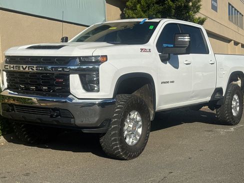 Used 2023 Chevrolet Silverado 2500 LT AWD/4WD image 2