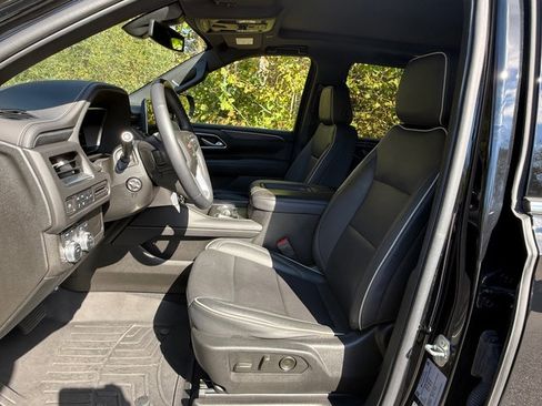 Used 2022 GMC Yukon SLT w/ SLT Premium Package image 11