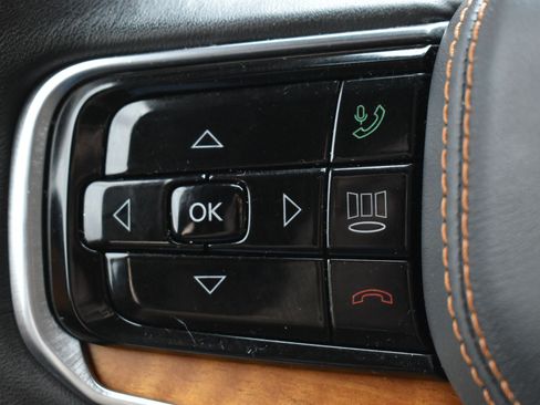 Used 2022 Jeep Grand Wagoneer Series III AWD/4WD image 23