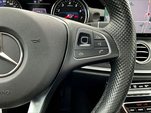 Used 2017 Mercedes-Benz E 300 4MATIC image 13