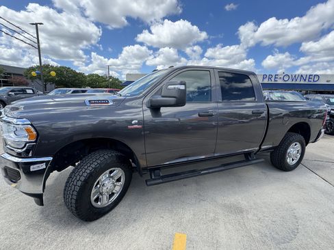 Used 2024 RAM 3500 Tradesman w/ Chrome Appearance Group image 12