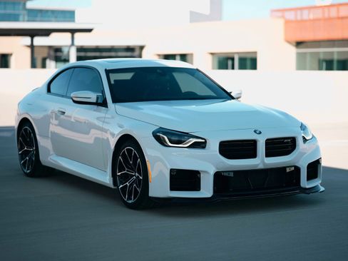 Used 2025 BMW M2 w/ Lighting Package image 4