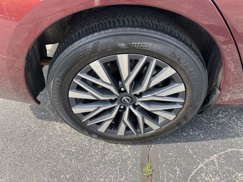 Used 2025 Nissan Altima 2.5 SV FWD image 13