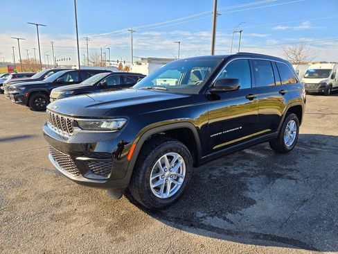 New 2025 Jeep Grand Cherokee Laredo X image 8