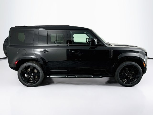New 2026 Land Rover Defender 110 X-Dynamic SE AWD/4WD image 4