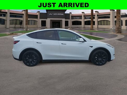 Used 2021 Tesla Model Y Long Range AWD/4WD image 9