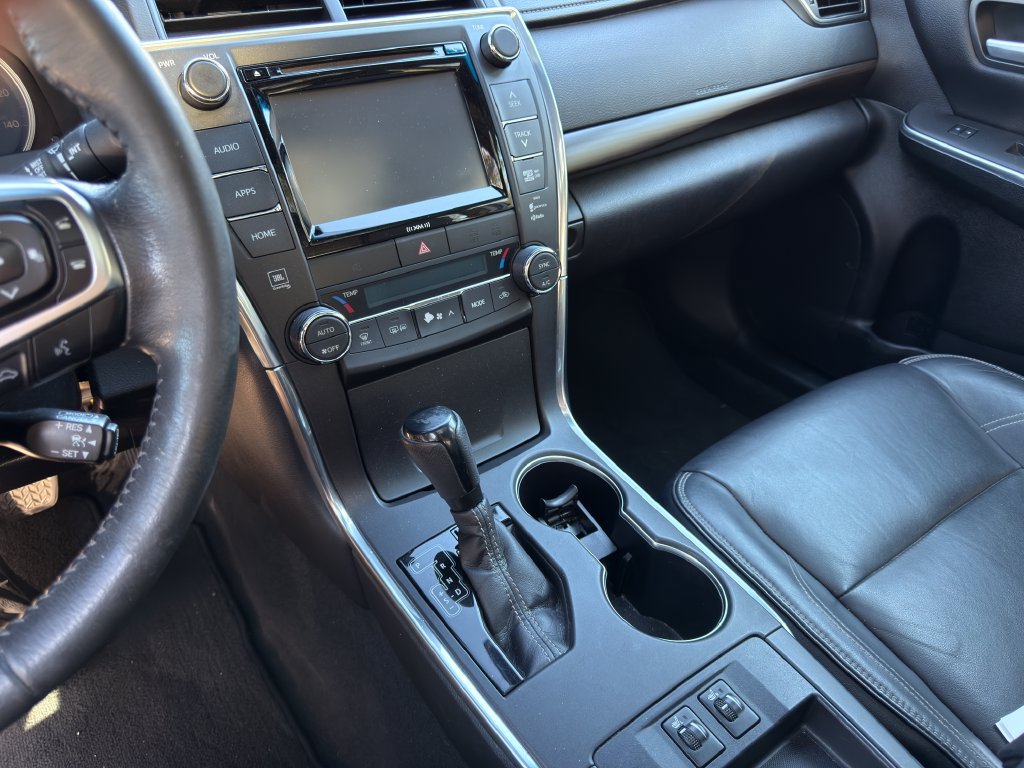 Used 2017 Toyota Camry XLE w/ Moonroof Package FWD image 9