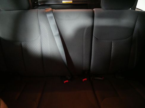 Used 2013 Jeep Wrangler Unlimited Sport image 13