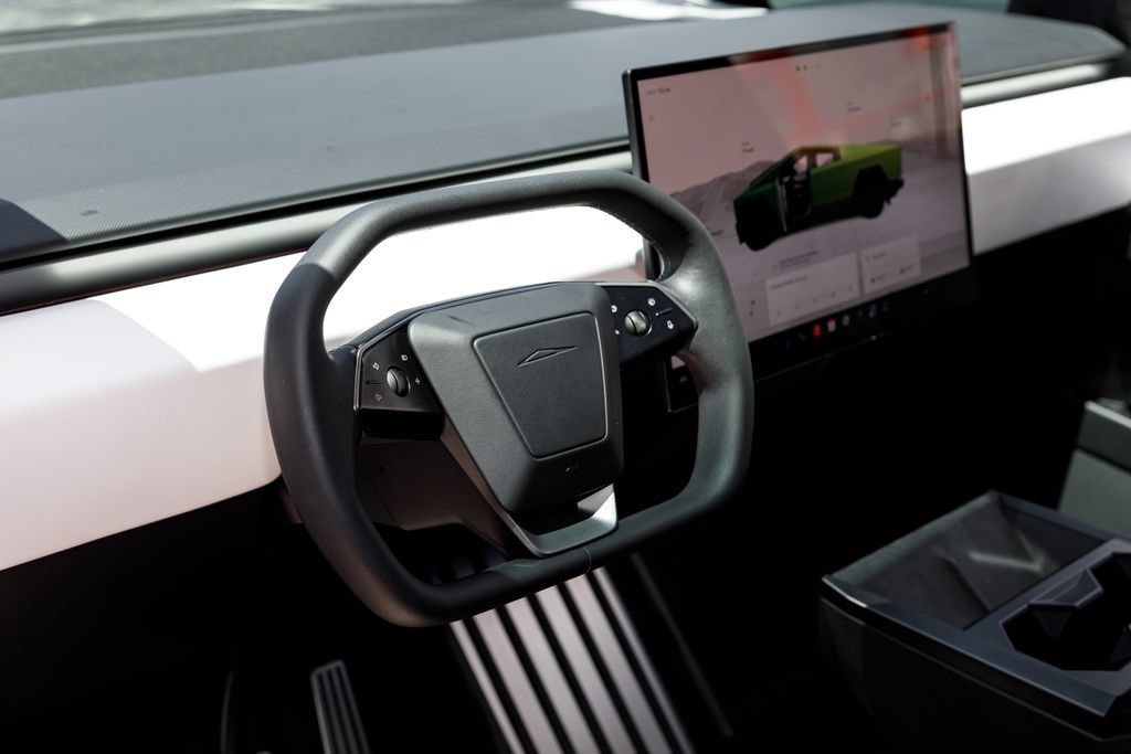 Used 2024 Tesla Cybertruck AWD Crew Cab image 29