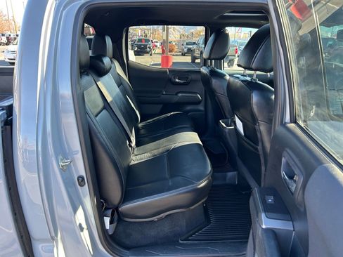 Certified 2019 Toyota Tacoma TRD Off-Road image 27