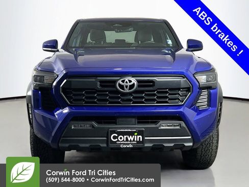 Used 2024 Toyota Tacoma TRD Off-Road image 4