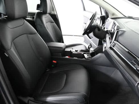 Used 2023 Kia Sportage EX image 11