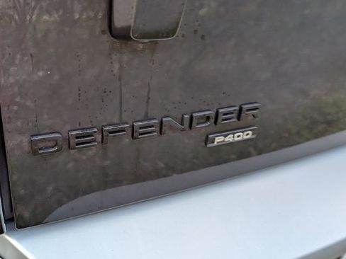 Used 2023 Land Rover Defender 130 SE image 10