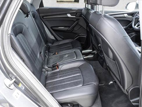 Used 2018 Audi Q5 2.0T Premium Plus w/ Premium Plus Package AWD/4WD image 24