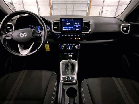 Used 2022 Hyundai Venue SEL image 14