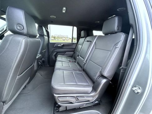 Certified 2025 Chevrolet Suburban Z71 AWD/4WD image 20