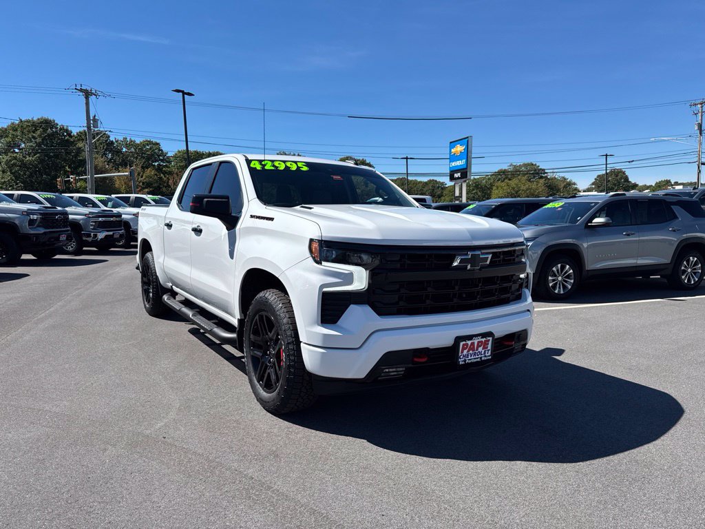 Used 2024 Chevrolet Silverado 1500 RST w/ Redline Edition AWD/4WD image 2