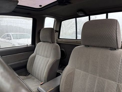 Used 1987 Nissan Pickup SE image 20