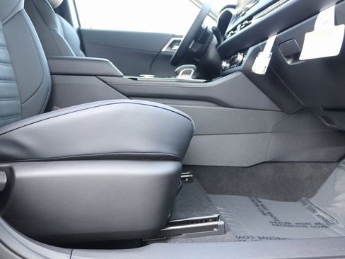 New 2026 Mitsubishi Outlander SE image 35