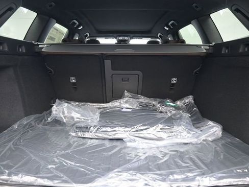 New 2026 Volvo V60 B5 Cross Country Plus w/ Protection Package Premier image 31