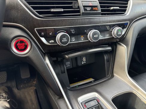 Used 2019 Honda Accord Touring image 24