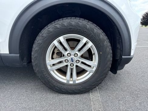 Used 2021 Ford Explorer XLT AWD/4WD image 24