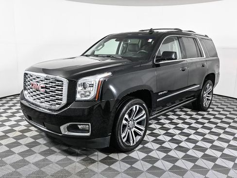 Used 2018 GMC Yukon Denali w/ Denali Ultimate Package image 3