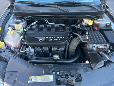 Used 2013 Chrysler 200 Touring image 23