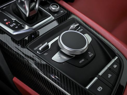 Used 2017 Audi R8 V10 w/ Ceramic Brake Package image 39