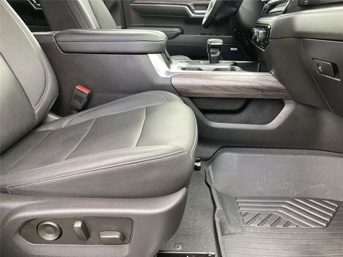 Used 2023 Chevrolet Silverado 1500 LTZ image 28