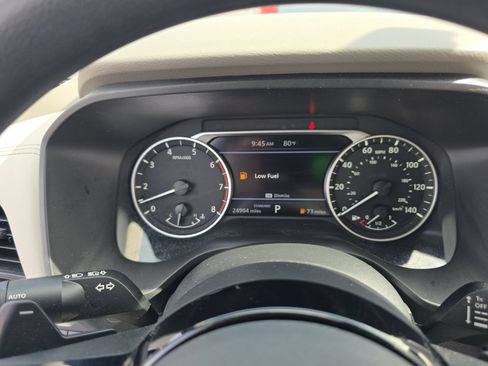 Used 2023 Nissan Rogue SV FWD image 2