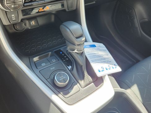 Certified 2025 Toyota RAV4 XLE image 24