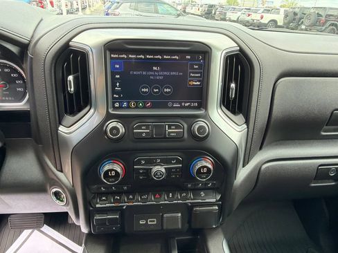 Used 2020 Chevrolet Silverado 1500 LTZ w/ LTZ Premium Package AWD/4WD image 27