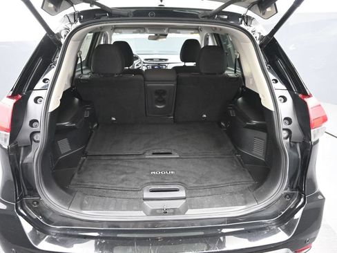 Used 2020 Nissan Rogue SV FWD image 11