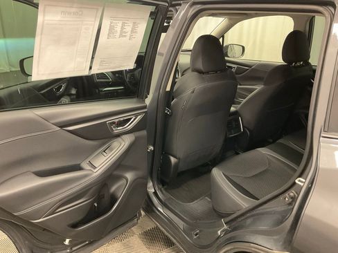 Used 2022 Subaru Forester Premium image 30