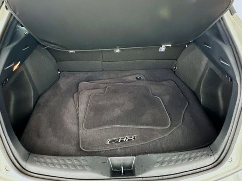 Used 2019 Toyota C-HR LE FWD image 30
