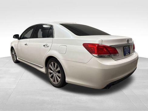 Used 2011 Toyota Avalon Base image 2