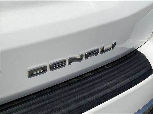 Used 2021 GMC Yukon Denali w/ Denali Premium Package RWD image 26