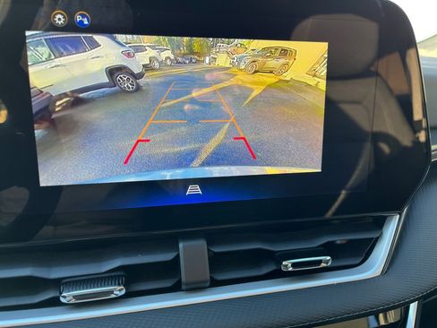 Used 2025 Chevrolet Equinox LT image 17