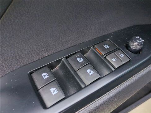 Used 2020 Toyota Camry LE FWD image 12