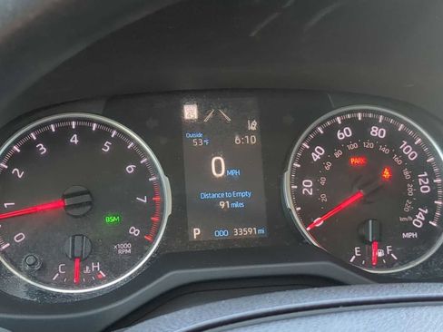 Used 2022 Toyota RAV4 XLE image 33