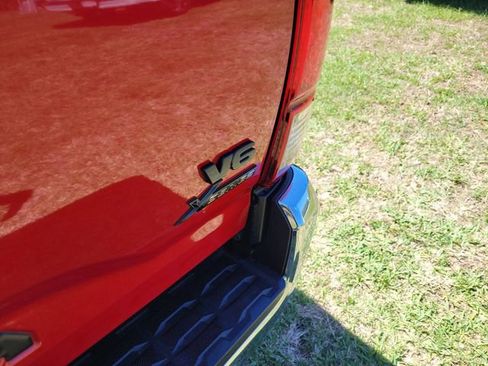 Used 2021 Toyota Tacoma SR5 AWD/4WD image 7