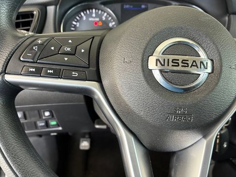 Used 2020 Nissan Rogue S FWD image 25