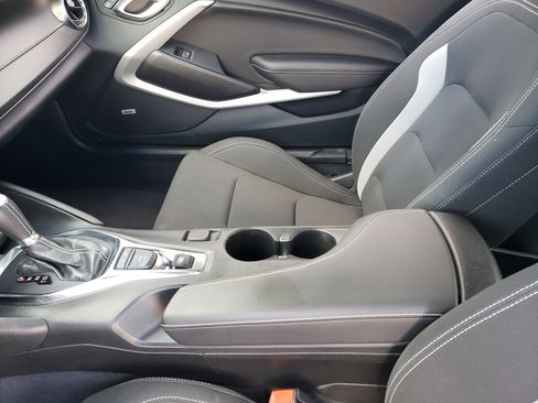 Used 2022 Chevrolet Camaro LT w/ RS Package image 30