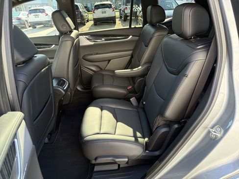 Used 2025 Cadillac XT6 Premium Luxury AWD/4WD image 25
