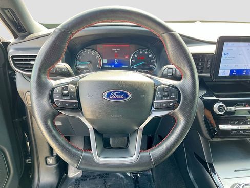 Used 2023 Ford Explorer ST-Line w/ Class IV Trailer Tow Package image 11