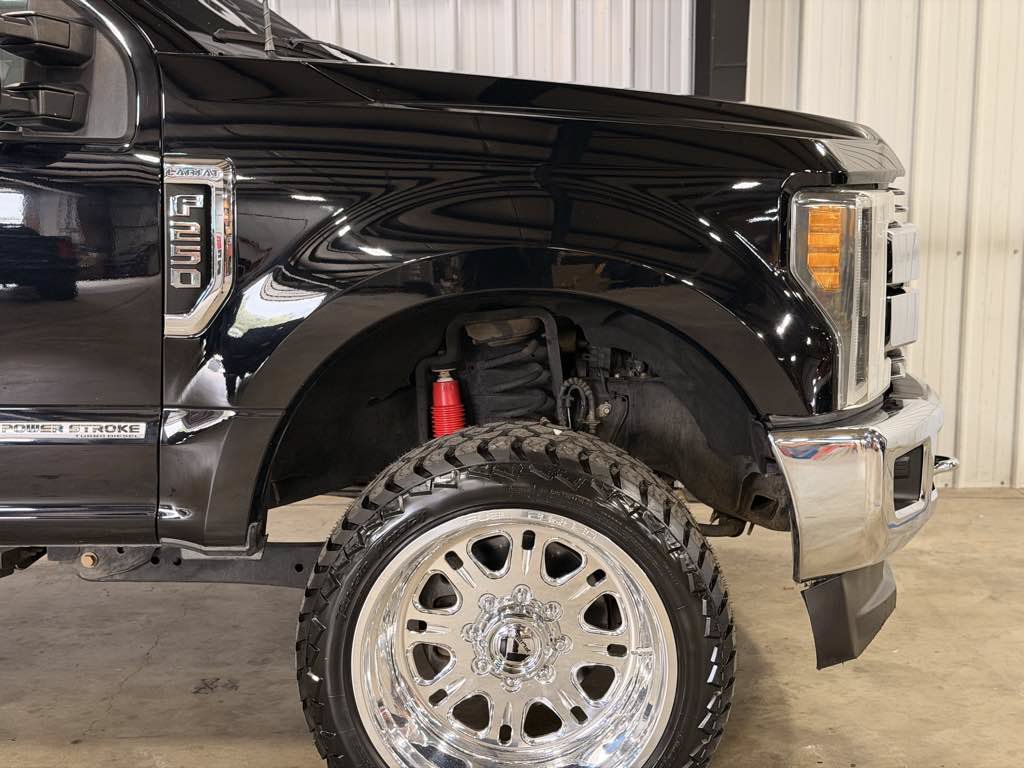 Used 2017 Ford F250 Lariat w/ Chrome Package AWD/4WD image 34
