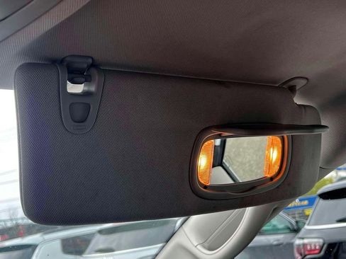 Certified 2023 Chrysler Pacifica Touring-L FWD image 28